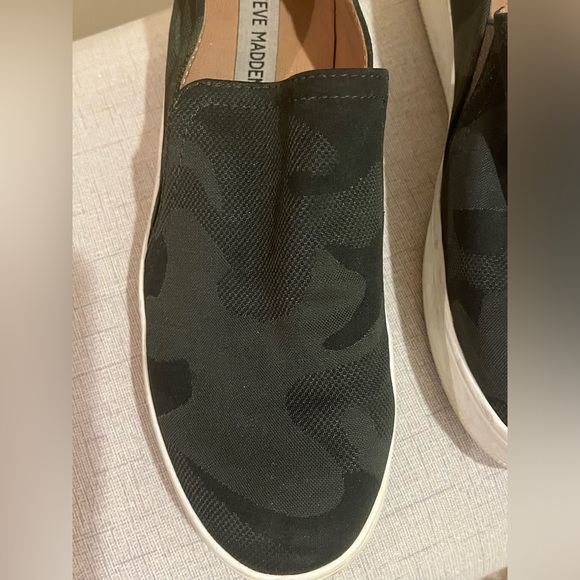 Steve Madden Zayna Camo Slipon sneakers, size 8.5 - Picture 3 of 6